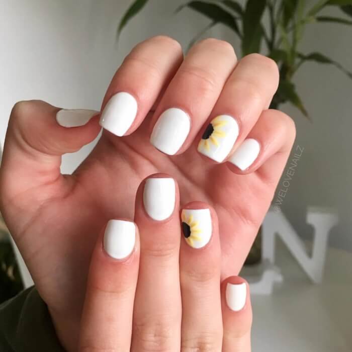 30 Attractive Sunflower Nails That Will Make Everyone Jealous - 213