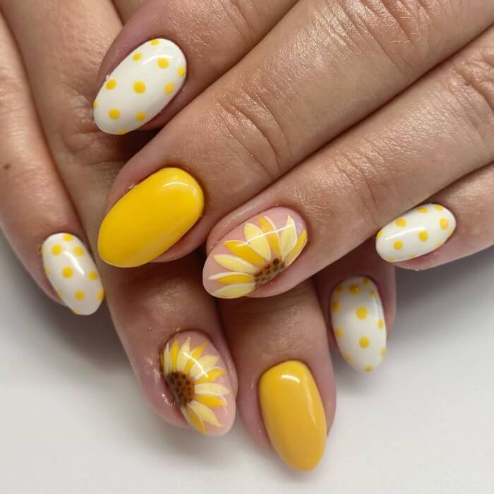 30 Attractive Sunflower Nails That Will Make Everyone Jealous - 239
