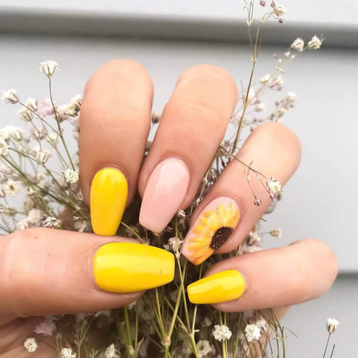 30 Attractive Sunflower Nails That Will Make Everyone Jealous - 197