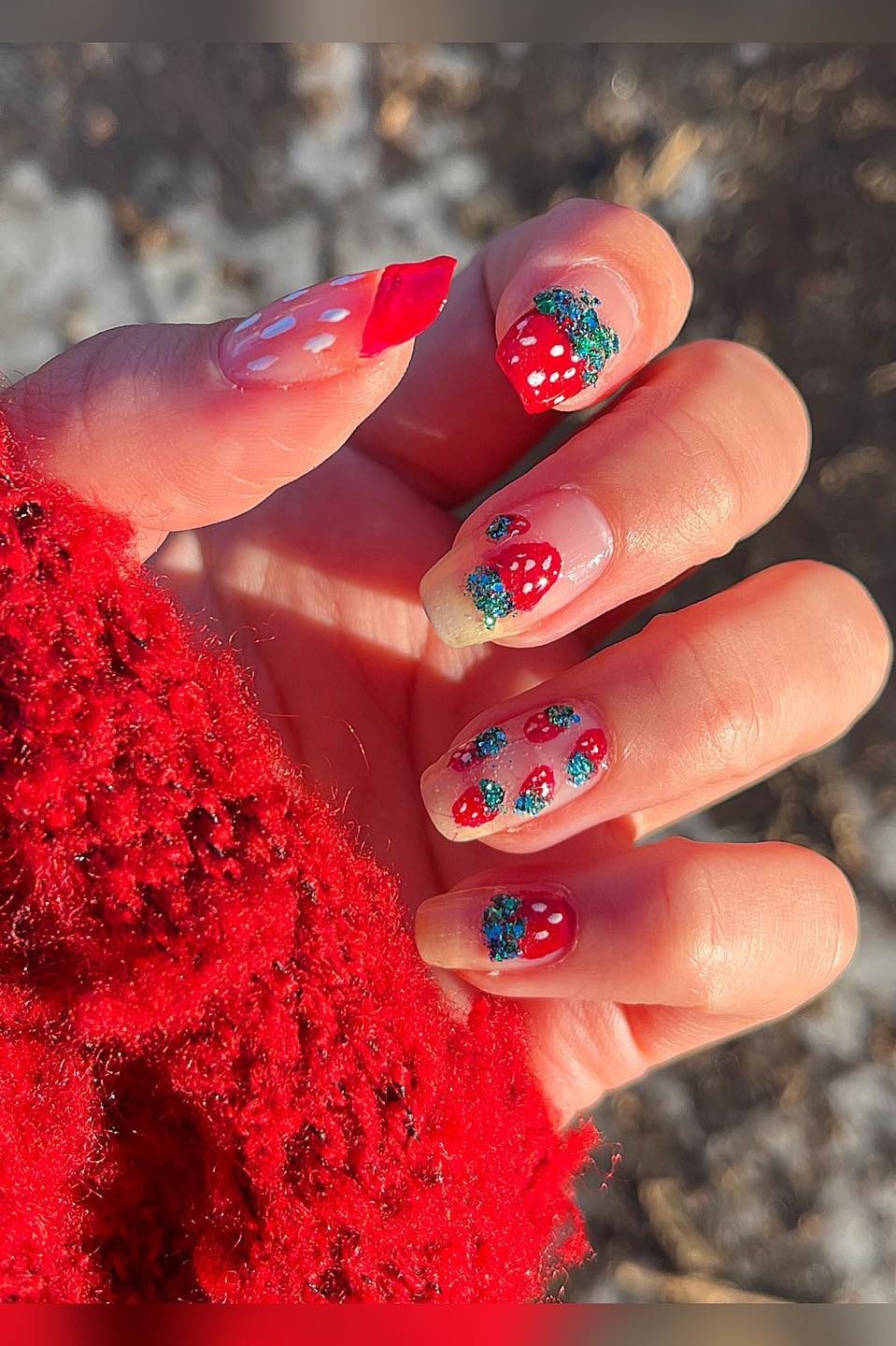 Strawberry nails, strawberry art