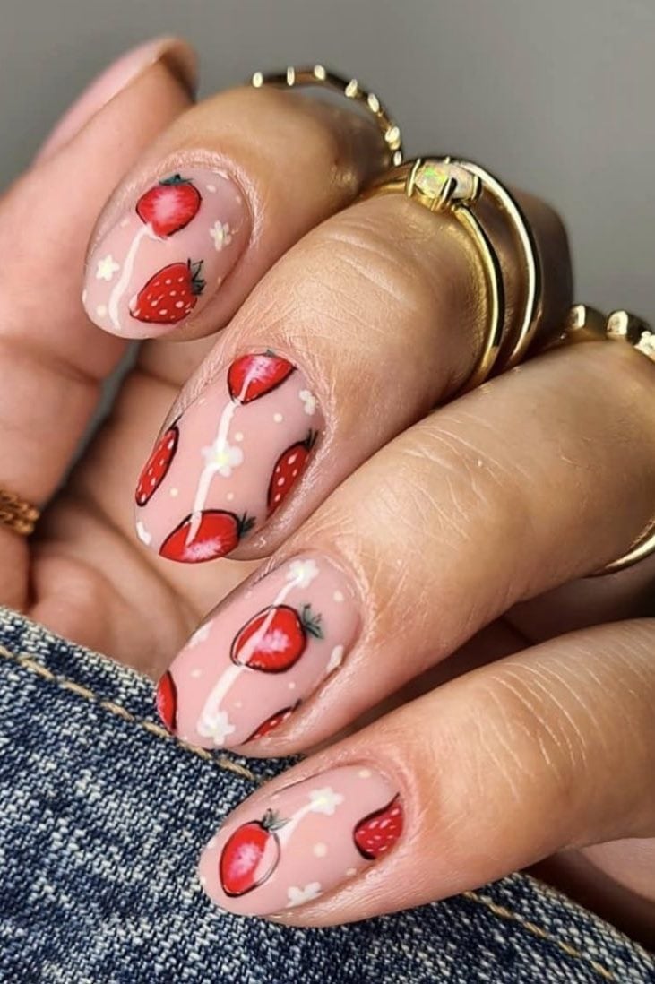 Strawberry nails, cute and natural nails with strawberries